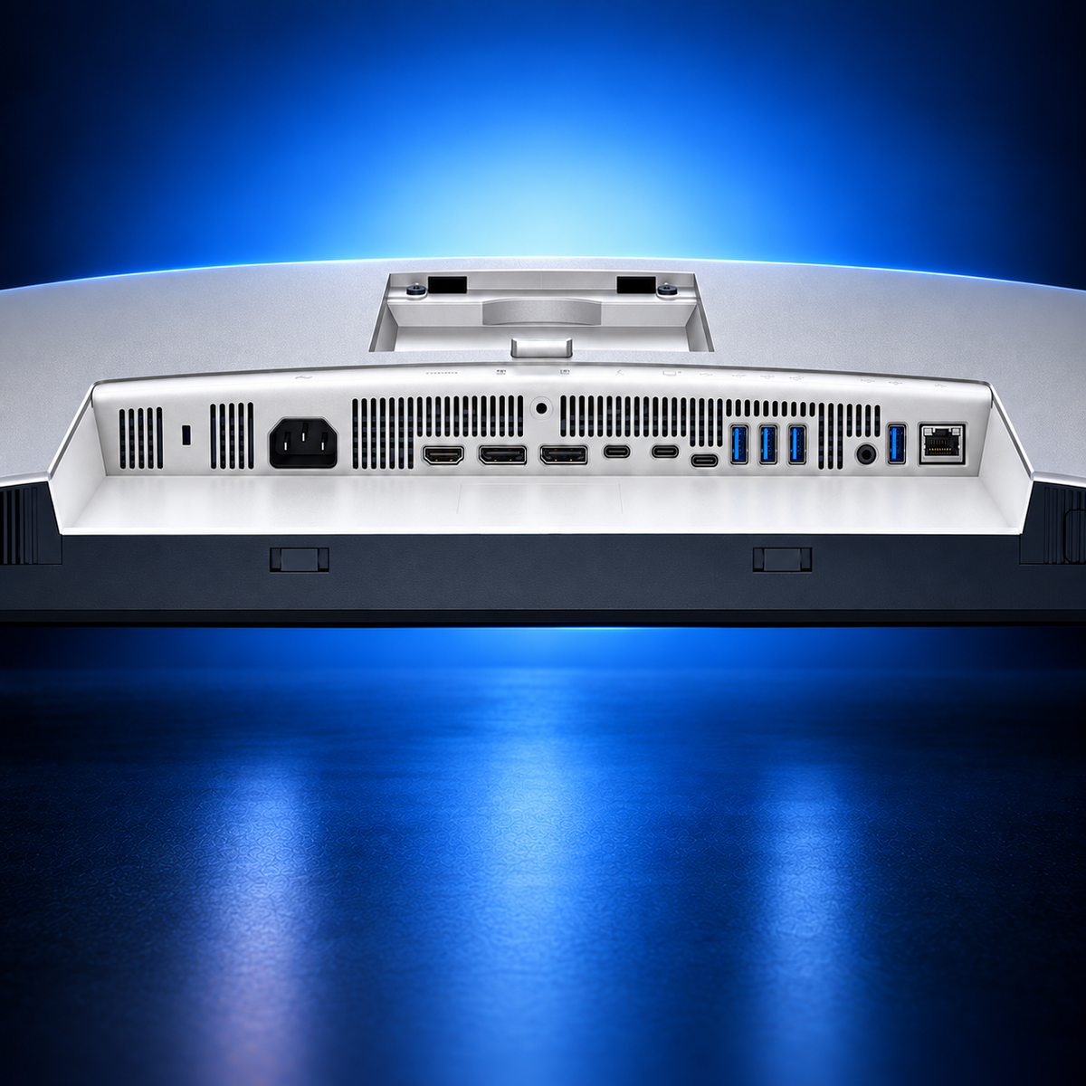 Dell UltraSharp U3225QE 31.5-inch 4K Thunderbolt worklist monitor front view displaying a cityscape